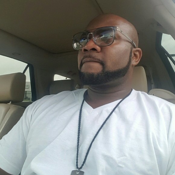 Profile Picture of Ron Pugh (@darealmii) on Poshmark