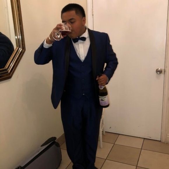 Profile Picture of Tony Salas (@itz2active420) on Poshmark