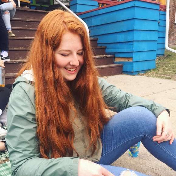 Profile Picture of Sarah Finegood (@sfinegood) on Poshmark