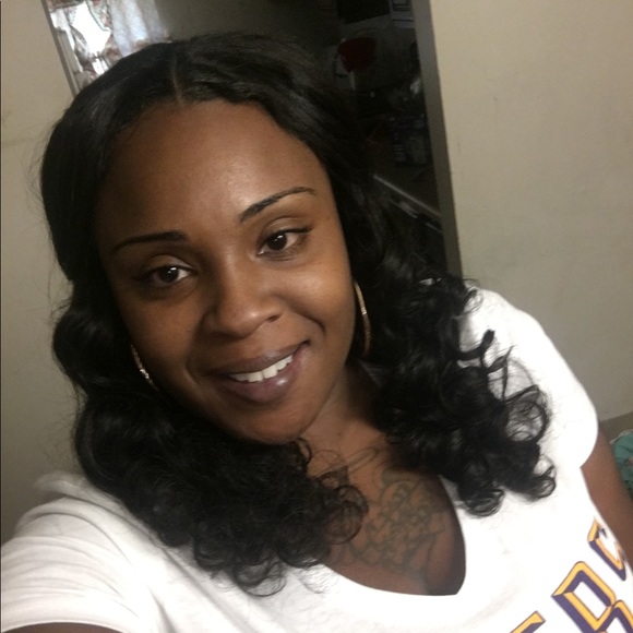 Profile Picture of Cierra Long (@gwifecnote) on Poshmark