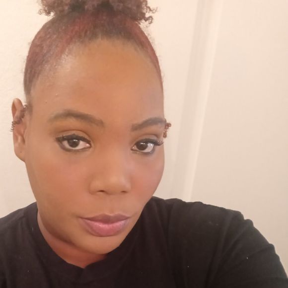 Profile Picture of Jeanette Lucious (@bmorlene) on Poshmark