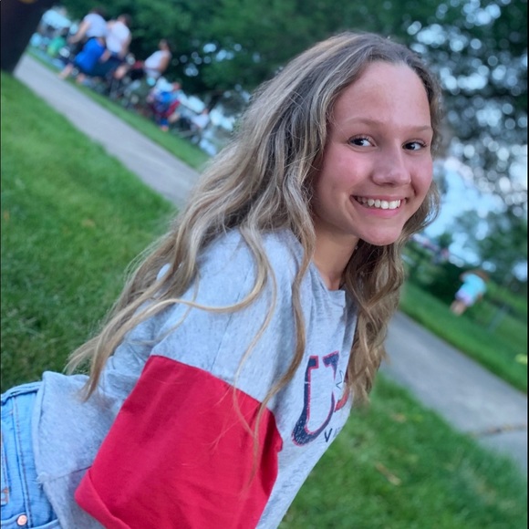 Profile Picture of Jenna Kekich (@jennakekich) on Poshmark