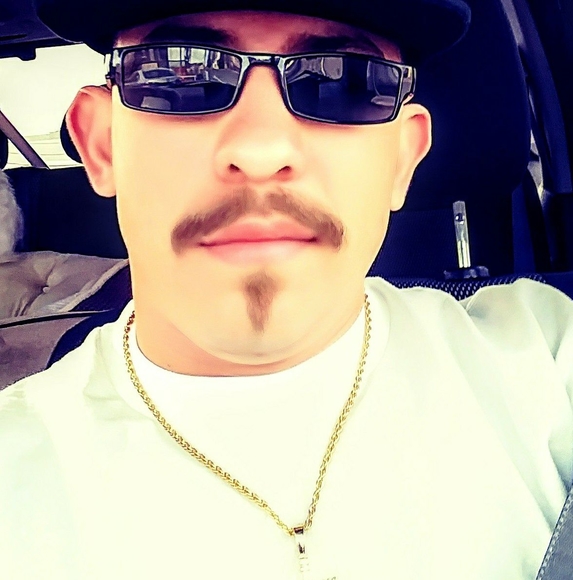 Profile Picture of José Barrozo (@jbarrozo) on Poshmark