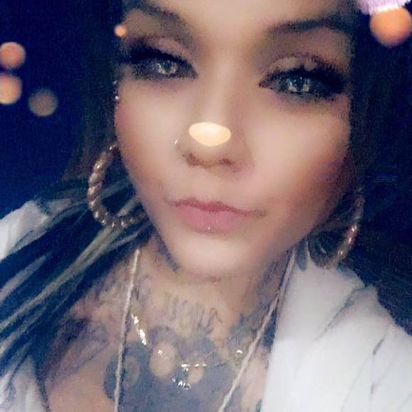 Profile Picture of Angelina Ciraulo (@iloveyubillyjoe) on Poshmark