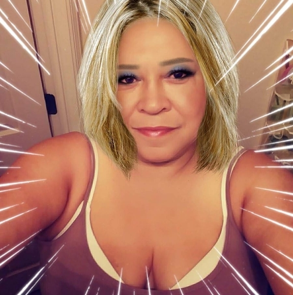 Profile Picture of Ruby Thomas (@rubythomas41366) on Poshmark