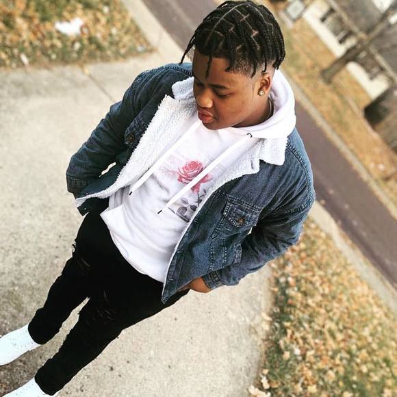 Profile Picture of Victor Allen (@victor_allen) on Poshmark