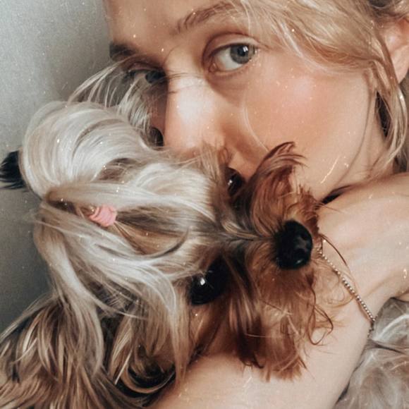 Profile Picture of Daria Timofeeva (@dasha_timofeeva) on Poshmark