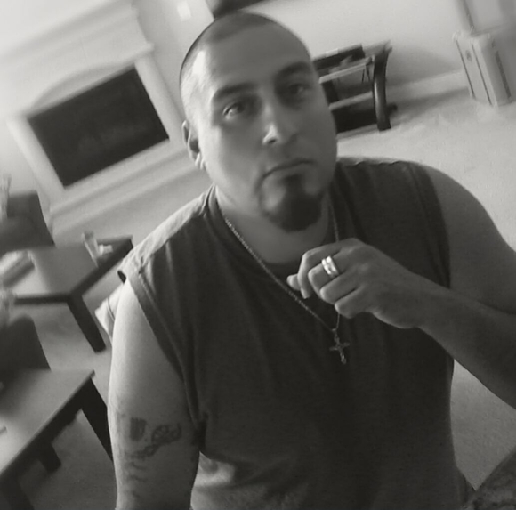 Profile Picture of Robert Charles (@robc_211) on Poshmark