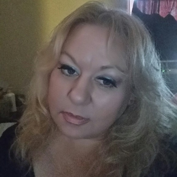 Profile Picture of Sabrina Mitchell (@sabrina373) on Poshmark