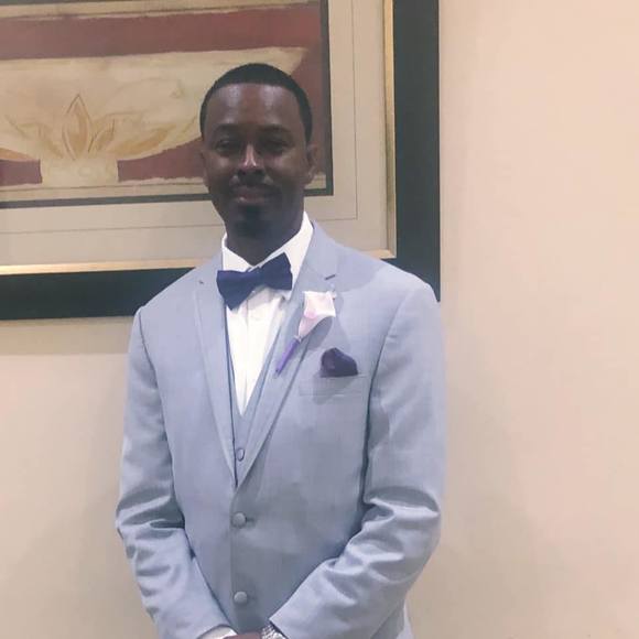 Profile Picture of Charles Mack (@mashukur1) on Poshmark