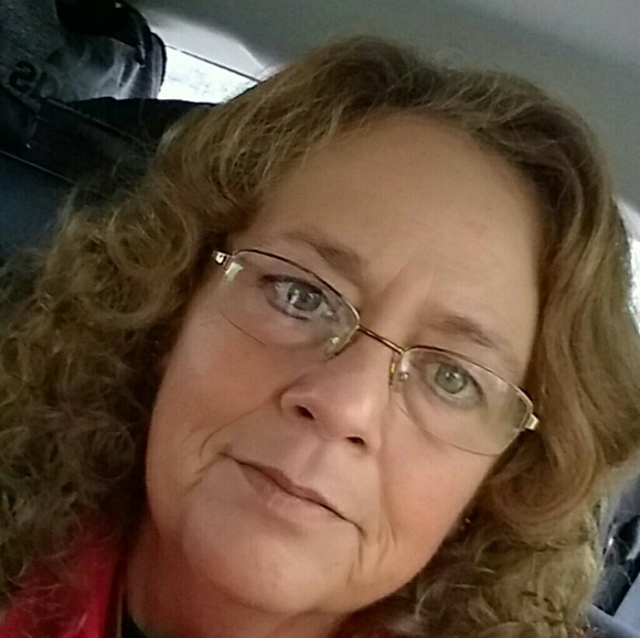 Profile Picture of Joyce Bledsoe (@jbledsoe2019) on Poshmark