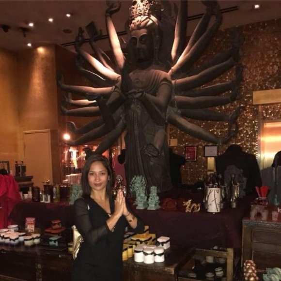 Profile Picture of Cinthia Gonzalez (@cinthiagonza661) on Poshmark