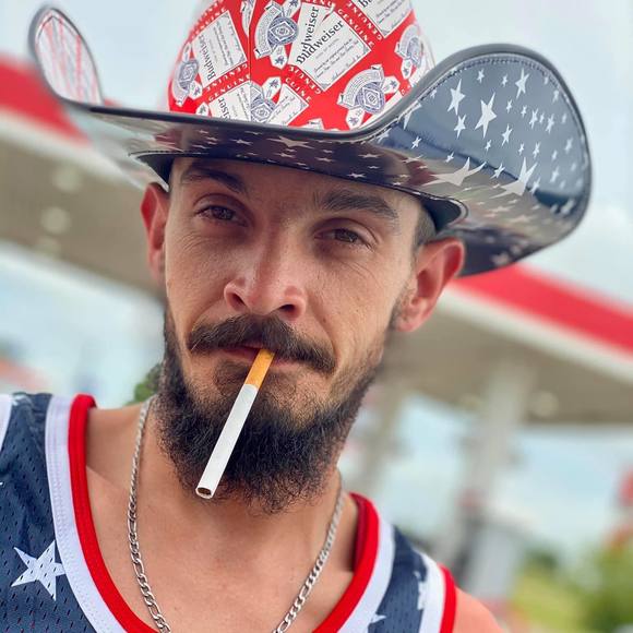 Profile Picture of Matthew Gilberts (@gremlins420) on Poshmark