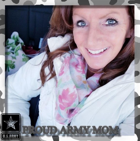 Profile Picture of Ruthie Trimble (@crosbyruth64) on Poshmark