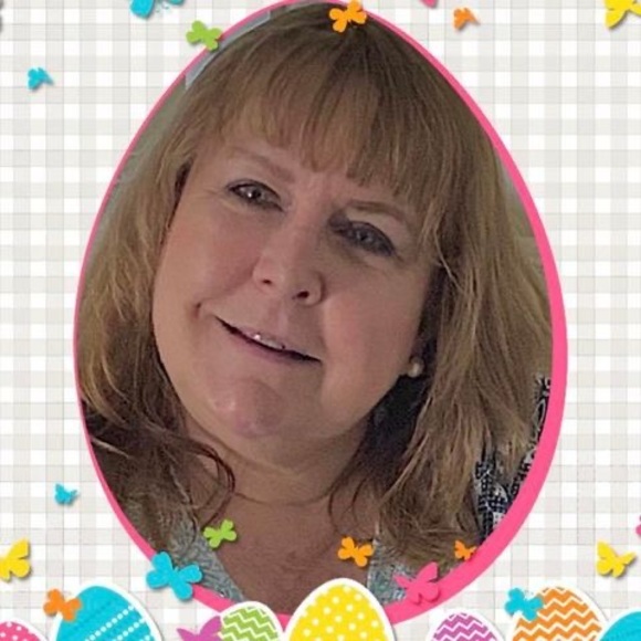 Profile Picture of Roxanne Mcfarland (@roxtrev2005) on Poshmark