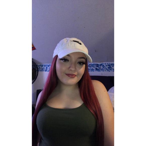 Profile Picture of Joezlyn Reagan (@joezy_) on Poshmark