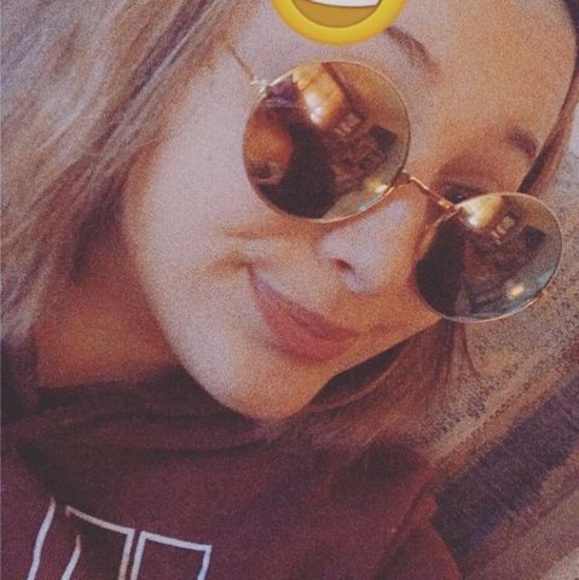 Profile Picture of Jade Gordon (@jadegordon894) on Poshmark