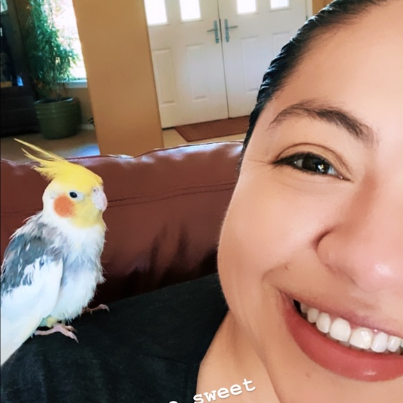 Profile Picture of Michelle Amaya (@michelleamay904) on Poshmark