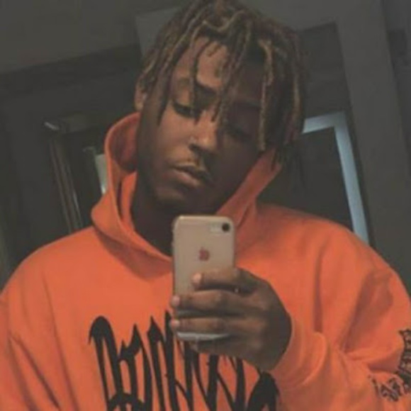 Profile Picture of Lorenzo Pacheco (@_rxnzzo) on Poshmark