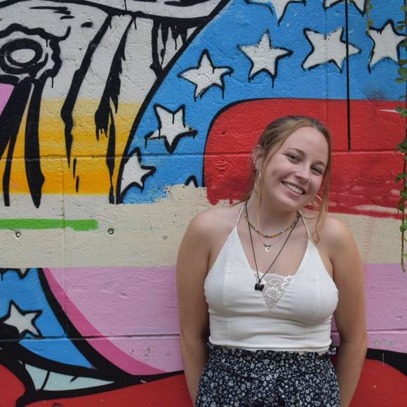 Profile Picture of Brynn Backer (@bitsyback) on Poshmark