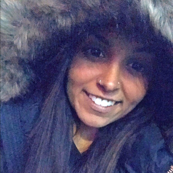 Profile Picture of Kayla Franceschi (@k_franceschi) on Poshmark