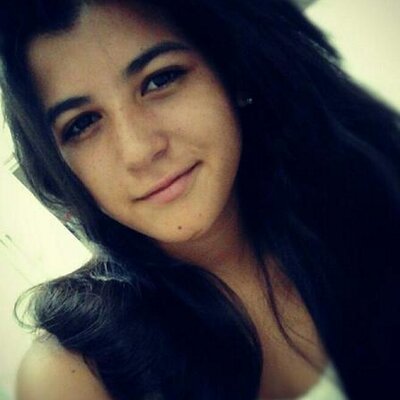 Profile Picture of LAURA C.M (@@AGuedes13) on Twitter