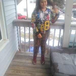 Profile Picture of Crystal Salgado (@crystal81883499) on Twitter