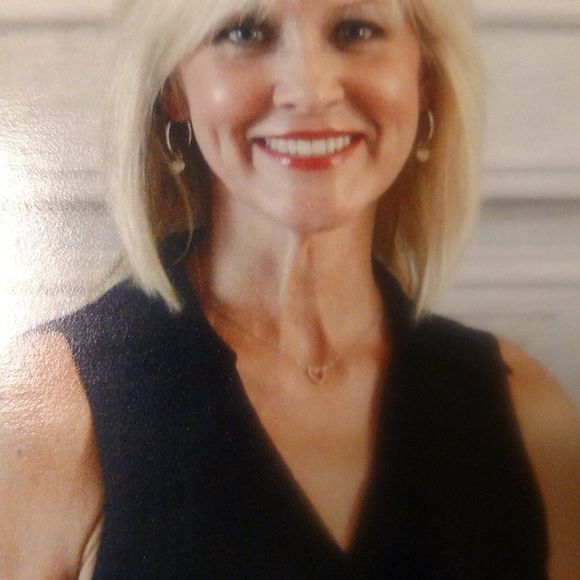 Profile Picture of Cathy Fields (@cathyfields611) on Poshmark
