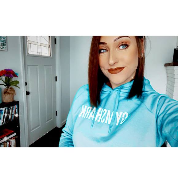 Profile Picture of Katlin Farabaugh (@katlinfarabaugh) on Poshmark