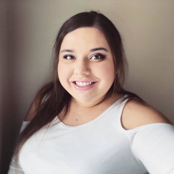 Profile Picture of Isabelle Phillips (@farleysangel17) on Poshmark