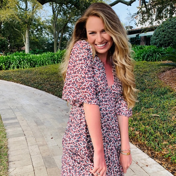 Profile Picture of Alexandra Bissantz (@apbissantz) on Poshmark