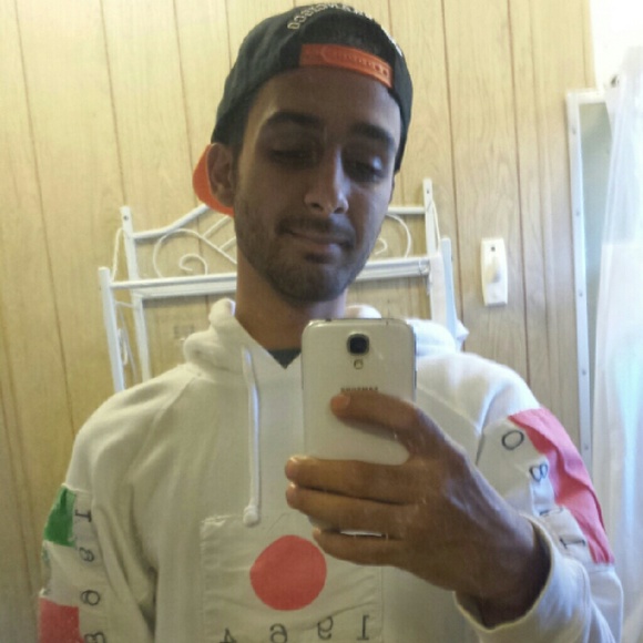 Profile Picture of Harris Halepota (@harrishale92) on Poshmark