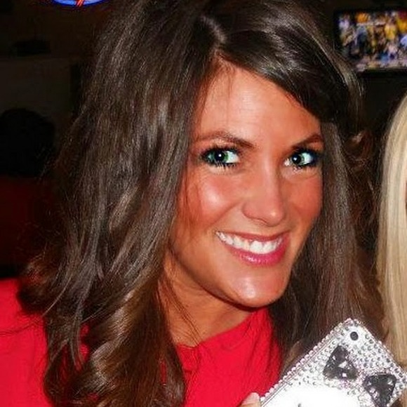 Profile Picture of Lacey Muckleroy (@laceymuckleroy) on Poshmark