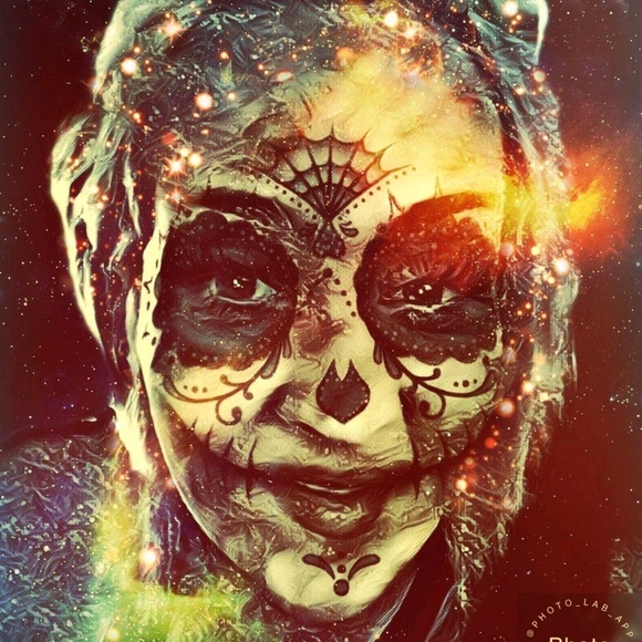 Profile Picture of Aimee Meyer (@aimeemeyer44) on Poshmark