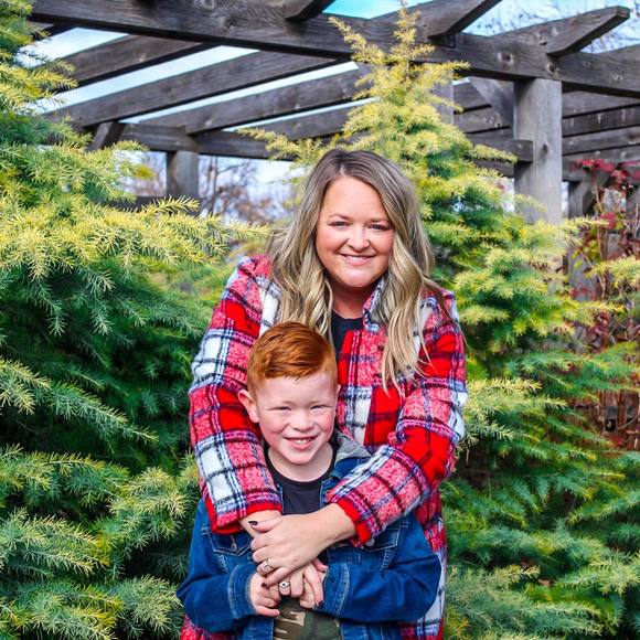 Profile Picture of Jessica Schoenfeldt (@jesanntay) on Poshmark