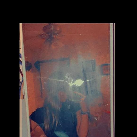 Profile Picture of Addison White (@addisonwhite394) on Poshmark