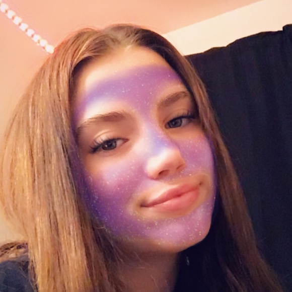 Profile Picture of Haley Walker (@haley_walker1) on Poshmark