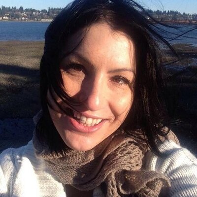 Profile Picture of HOLLY ELAINE MASSEY (@Holly_licious) on Twitter