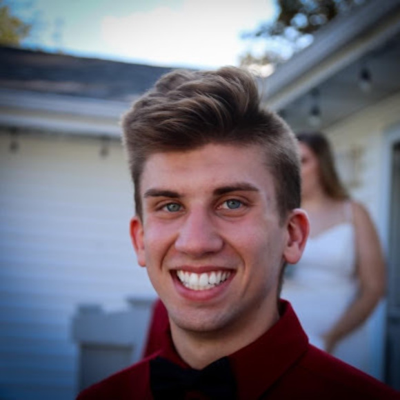 Profile Picture of Luke Whaley (@lukewhaley1018) on Poshmark