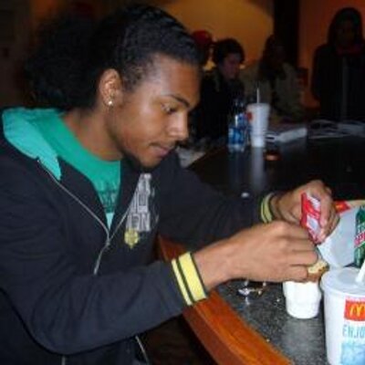 Profile Picture of Calvin Capers (@calvinize001) on Twitter