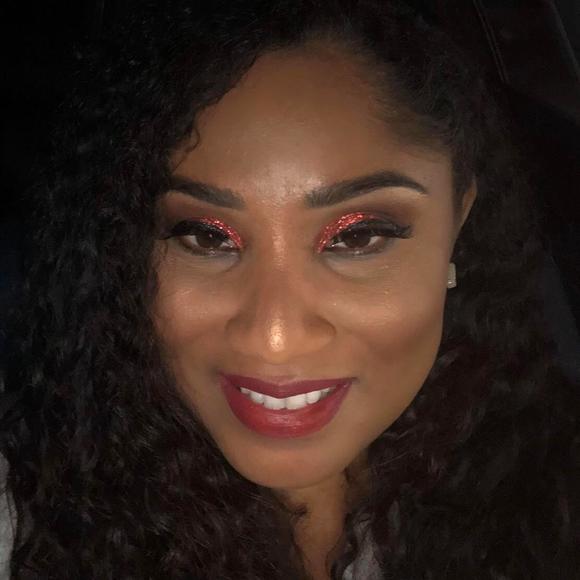 Profile Picture of Rashieka Northover (@rashiekan) on Poshmark