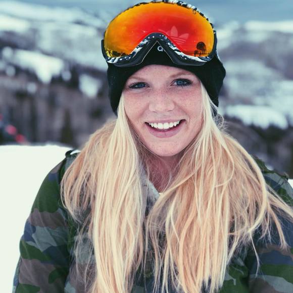 Profile Picture of Shelby Groeneveld (@sgroeneveld) on Poshmark
