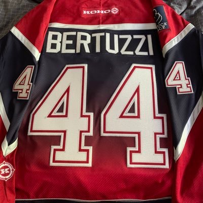 Profile Picture of Bernie (@bernardini14) on Twitter