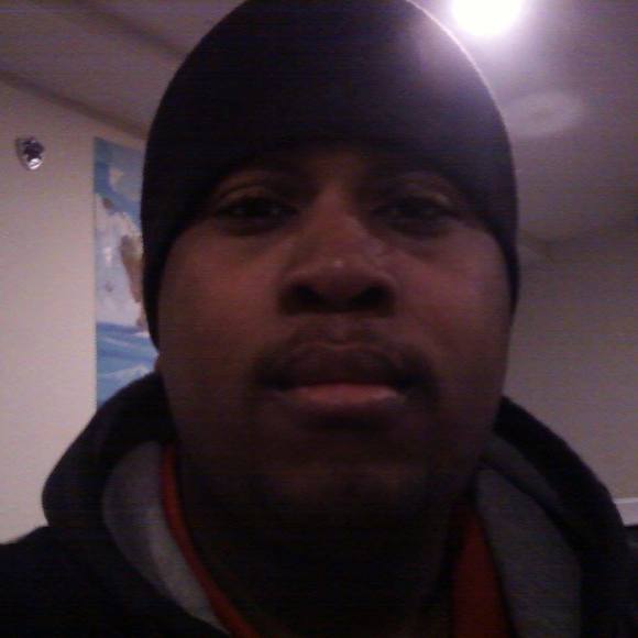 Profile Picture of Michael Townsend (@michaeltownsend) on Poshmark