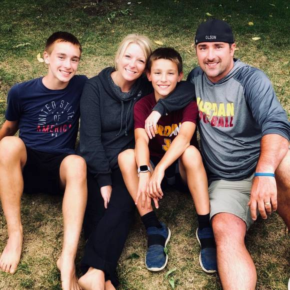 Profile Picture of Melissa Breeggemann-olson (@melissajoolson) on Poshmark