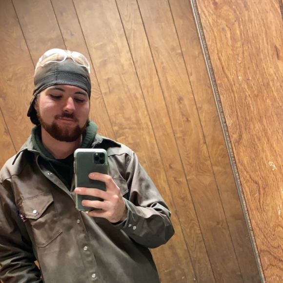 Profile Picture of Bryan Younger (@bryanyounger) on Poshmark