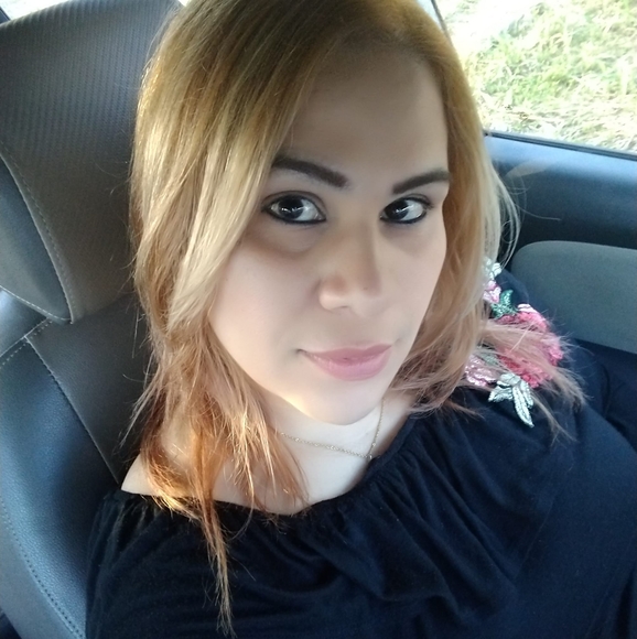 Profile Picture of Brenda Gonzalez (@oriolbg53) on Poshmark