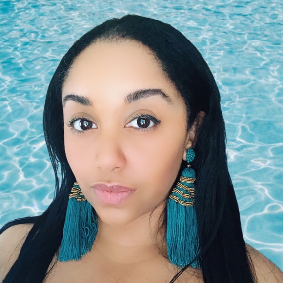 Profile Picture of Keila Faine (@kamifaine) on Poshmark