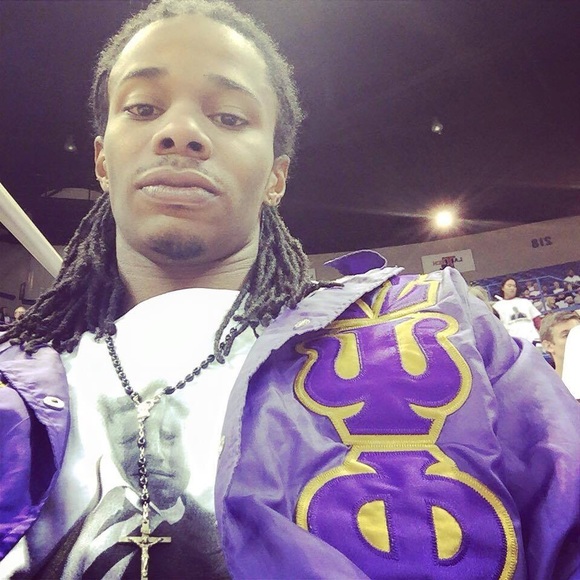 Profile Picture of Raylon Bowman (@splizz08) on Poshmark