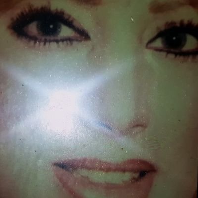 Profile Picture of MY ME Larson (@VickyLarson16) on Twitter